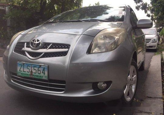 Silver Toyota Yaris 2007 at 80000 km for sale in Quezon City