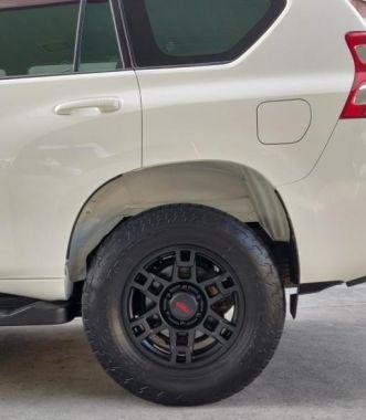 Selling 2nd Hand Toyota Land Cruiser Prado 2010 Manual Diesel at 75000 km in Makati