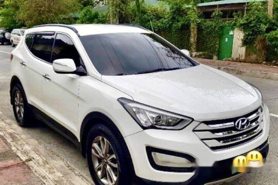 White Hyundai Santa Fe 2013 Automatic for sale 