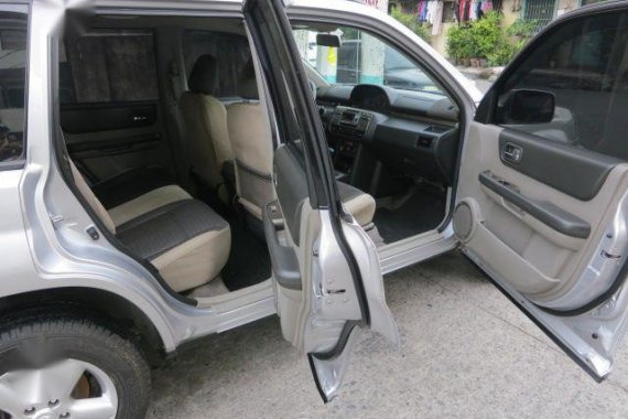 Selling Nissan X-Trail 2006 Automatic Gasoline in Makati