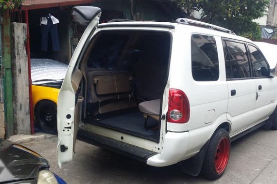 Selling Isuzu Crosswind 2014 Manual Diesel in Quezon City