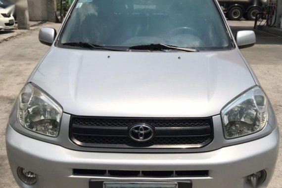 Selling 2nd Hand Toyota Rav4 2004 in Caloocan