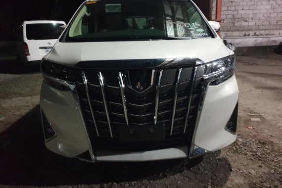Selling Brand New 2019 Toyota Alphard in Quezon City 