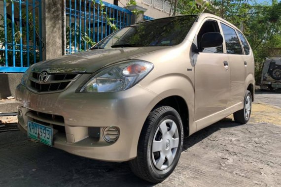 Sell 2nd Hand 2010 Toyota Avanza in Isabela 
