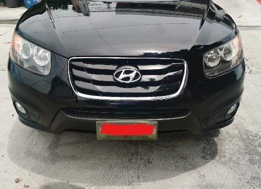 Selling Black Hyundai Santa Fe 2010 in Manila