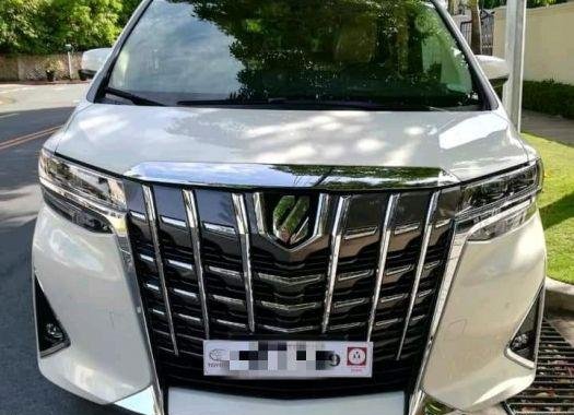 Pearl White Toyota Alphard 2019 for sale in Pasay