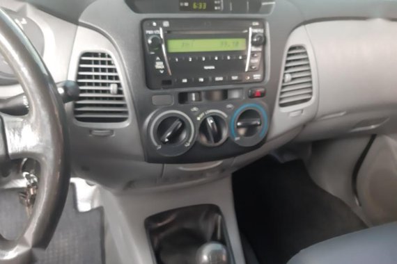 Toyota Innova 2011 Manual Diesel for sale in Rosario