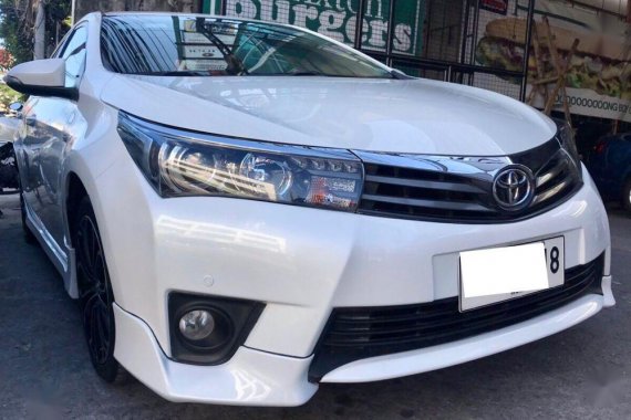 Pearl White Toyota Corolla Altis 2014 Automatic Gasoline for sale in Baguio