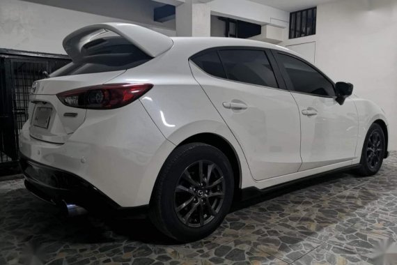 Sell 2nd Hand 2015 Mazda 3 Hatchback at 45000 km in Quezon City