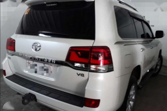 Selling Toyota Land Cruiser 2017 at 20000 km in Angono