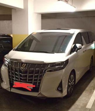 2nd Hand Toyota Alphard 2019 at 300 km for sale