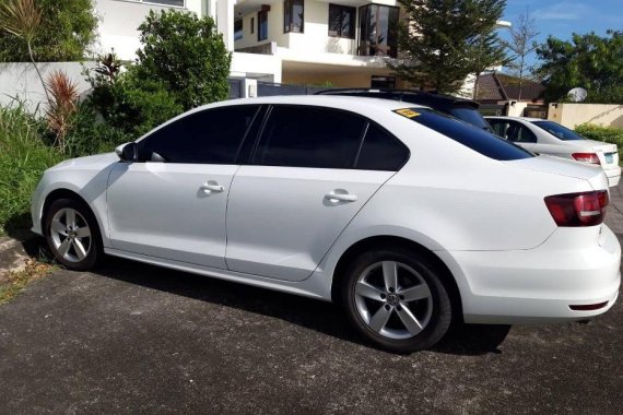 2nd Hand Volkswagen Jetta 2016 at 30000 km for sale