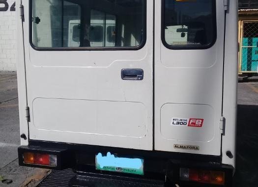 Sell 2nd Hand 2013 Mitsubishi L300 Manual Diesel at 130000 km in Parañaque