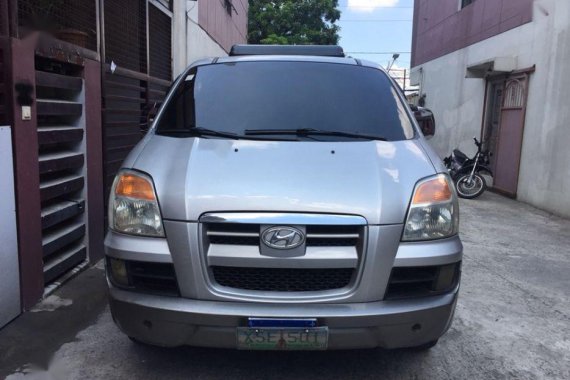 2nd Hand Hyundai Starex 2005 at 90000 km for sale