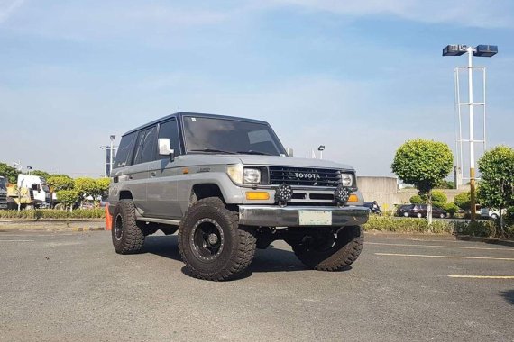 Selling 2nd Hand Toyota Land Cruiser Prado in Pasay
