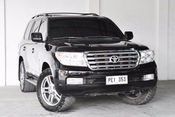 Sell 2nd Hand 2010 Toyota Land Cruiser at 30000 km in Quezon City