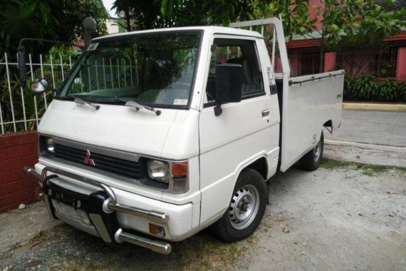 Selling Mitsubishi L300 2003 Manual Diesel in Valenzuela