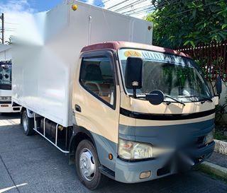 Isuzu Elf 2006 Van Manual Diesel for sale in Pasig