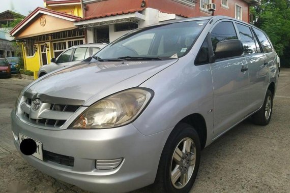 2nd Hand Toyota Innova 2005 Manual Diesel for sale in Meycauayan