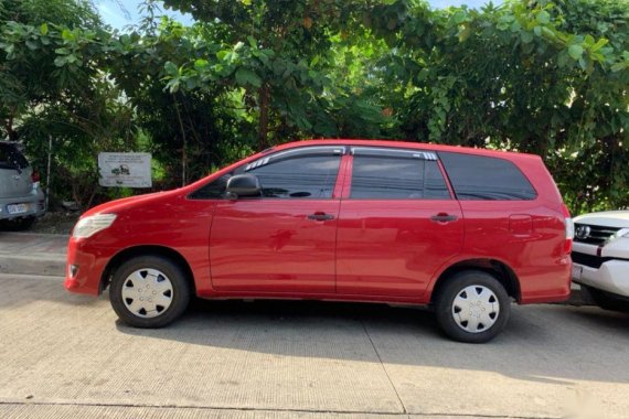 Selling Red Toyota Innova 2016 at 17000 km in Quezon City