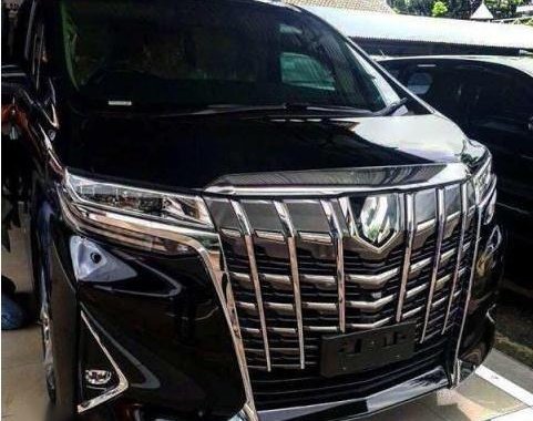 Selling Toyota Alphard 2019 in Makati