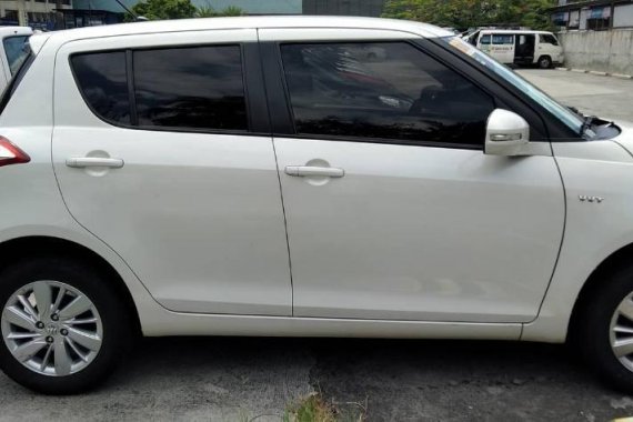 Selling White Suzuki Swift 2016 Automatic Gasoline at 50000 km in Parañaque