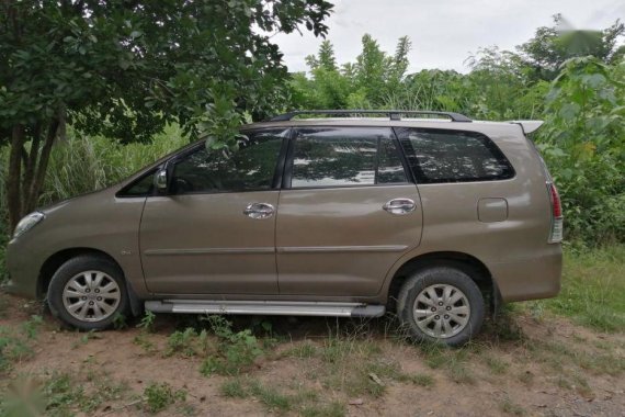 Selling 2nd Hand Toyota Innova 2011 in Bambang