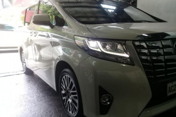 Sell 2nd Hand 2016 Toyota Alphard at 15000 km in Quezon City