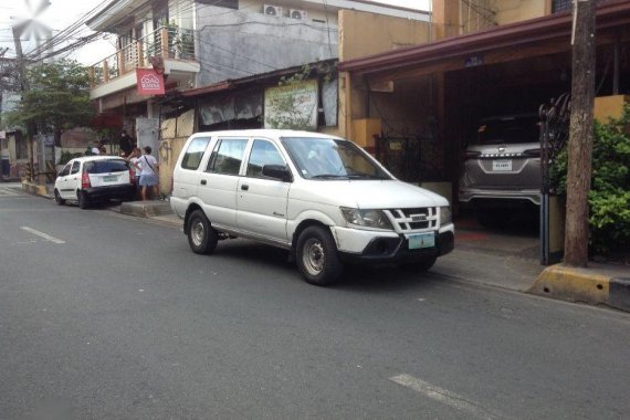 Selling 2nd Hand Isuzu Crosswind 2012 in Pasig