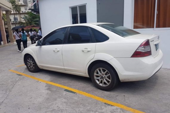 White Ford Focus 2010 Manual Gasoline for sale  