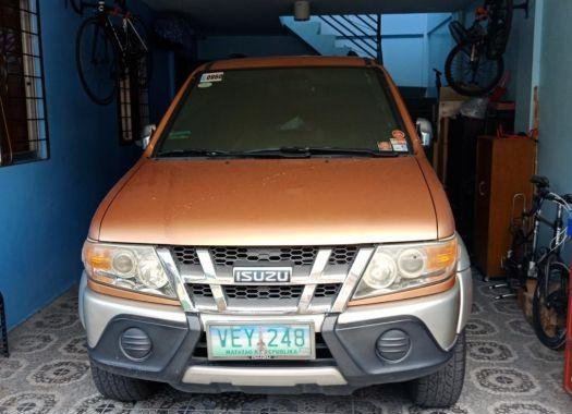 Selling 2nd Hand Isuzu Crosswind 2010 in Cabuyao