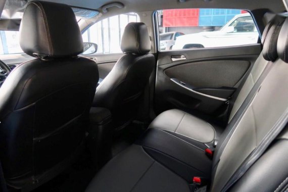 Sell 2nd Hand 2013 Hyundai Elantra Hatchback Manual Diesel at 52000 km in Quezon City