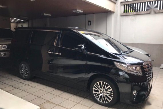 Black Toyota Alphard 2017 at 1700 km for sale
