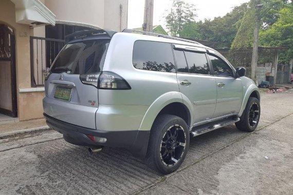 Selling 2nd Hand Mitsubishi Montero Sport 2012 Automatic Diesel at 60000 km in Cainta