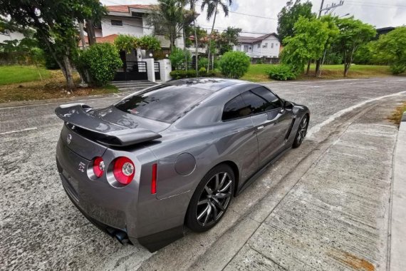 Sell 2nd Hand 2010 Nissan Gt-R Automatic Gasoline at 12000 km in Muntinlupa