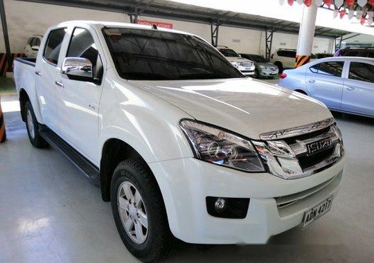 Selling White Isuzu D-Max 2016 at 8000 km in San Francisco