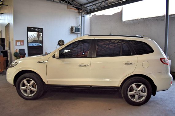 Sell White 2010 Hyundai Santa Fe in Manila