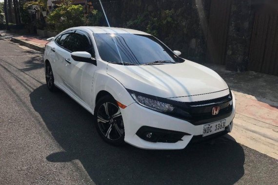 Sell 2nd Hand 2016 Honda Civic Automatic Gasoline at 11000 km in Quezon City