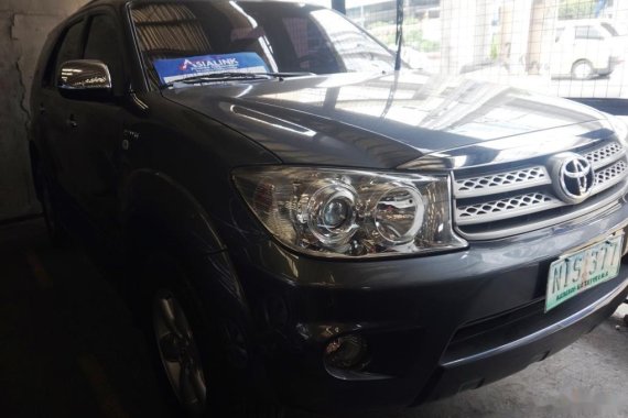 Grey Toyota Fortuner 2011 for sale in Manila 