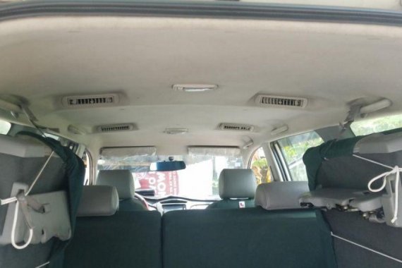 Selling 2nd Hand Toyota Innova 2005 Manual Diesel at 120000 km in Cainta