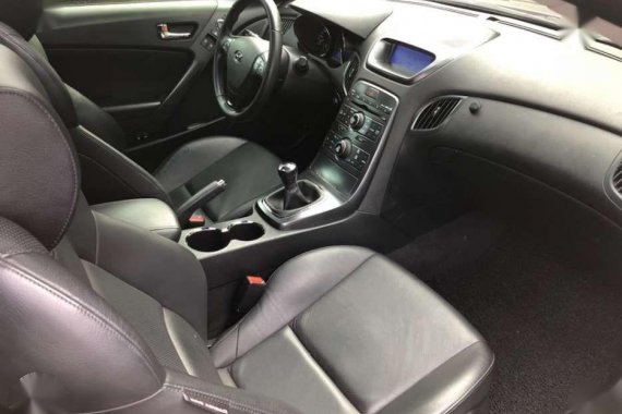 2nd Hand Hyundai Genesis 2010 at 22000 km for sale in Taguig