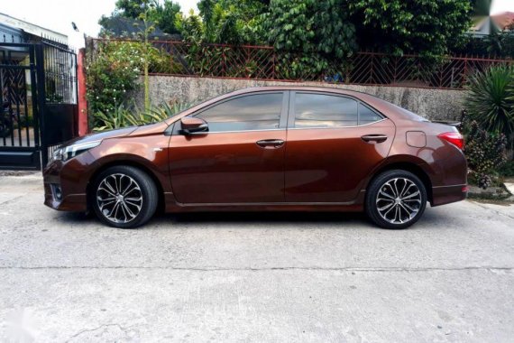 2nd Hand Toyota Corolla Altis 2014 at 36000 km for sale in Angeles