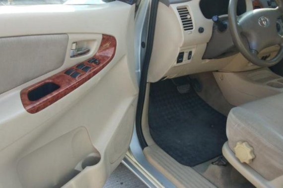 Selling 2nd Hand Toyota Innova 2007 at 100000 km in Caloocan