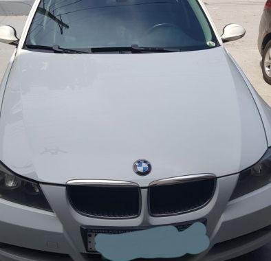 White Bmw 320I 2009 for sale Automatic