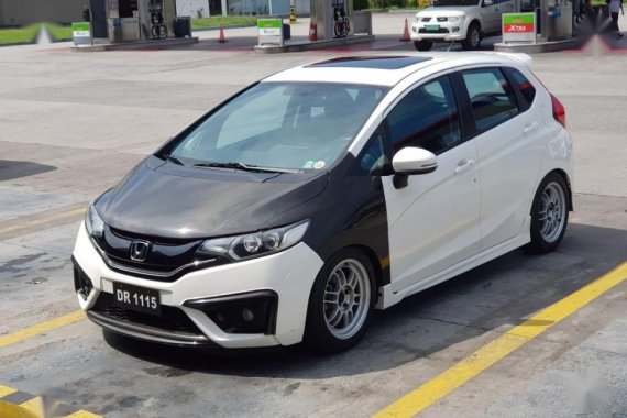 Honda Jazz 2015 Automatic Gasoline for sale in Valenzuela