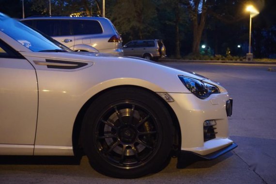 Sell Pearl White 2013 Subaru Brz Manual Gasoline at 40000 km in Manila