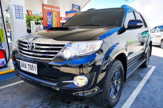 Black Toyota Fortuner 2015 for sale Automatic