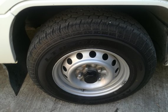 Selling White Mitsubishi L300 2013 at 70000 km 