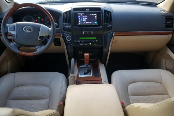 2nd Hand Toyota Land Cruiser 2013 for sale in Quezon City