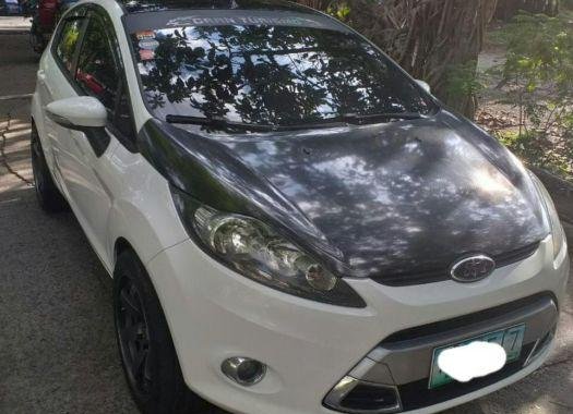 Selling 2nd Hand Ford Fiesta 2010 in Makati